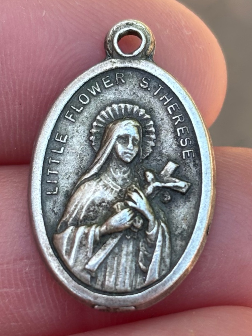 Beautiful Saint Therese “The Little Flower” Pendant!